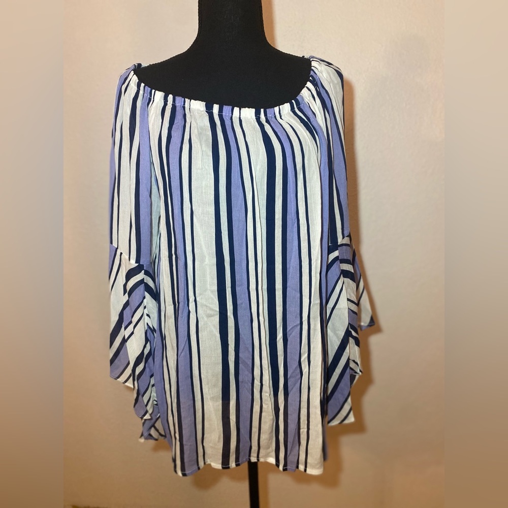 Fever women’s blouse with slimming vertical stripes and flowy sleeves Sz M NWT